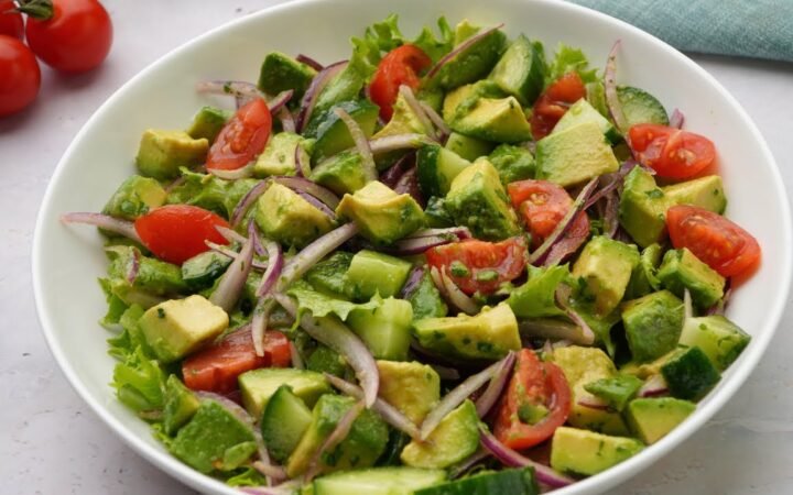 Best Ensalada con Palta Near Me: Where to Find It